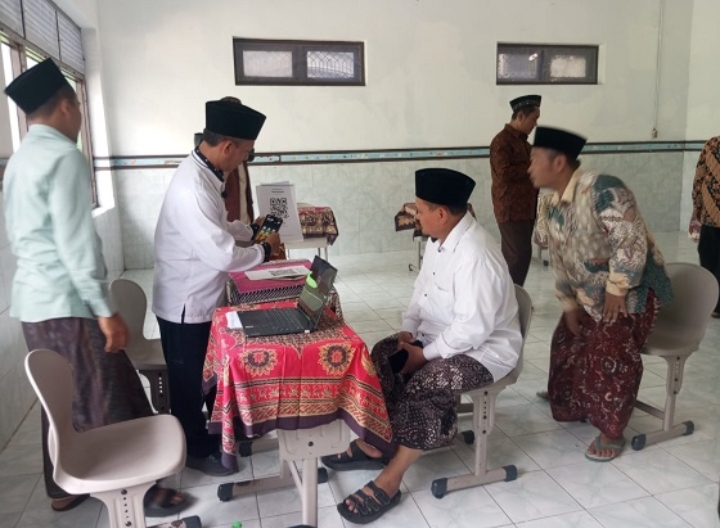 Panitia Muktamar Nadhlatul Ulama yang ke-35 terlihat percepat simulasi dalam rangka sukseskan acara Muktamar di Jombang.